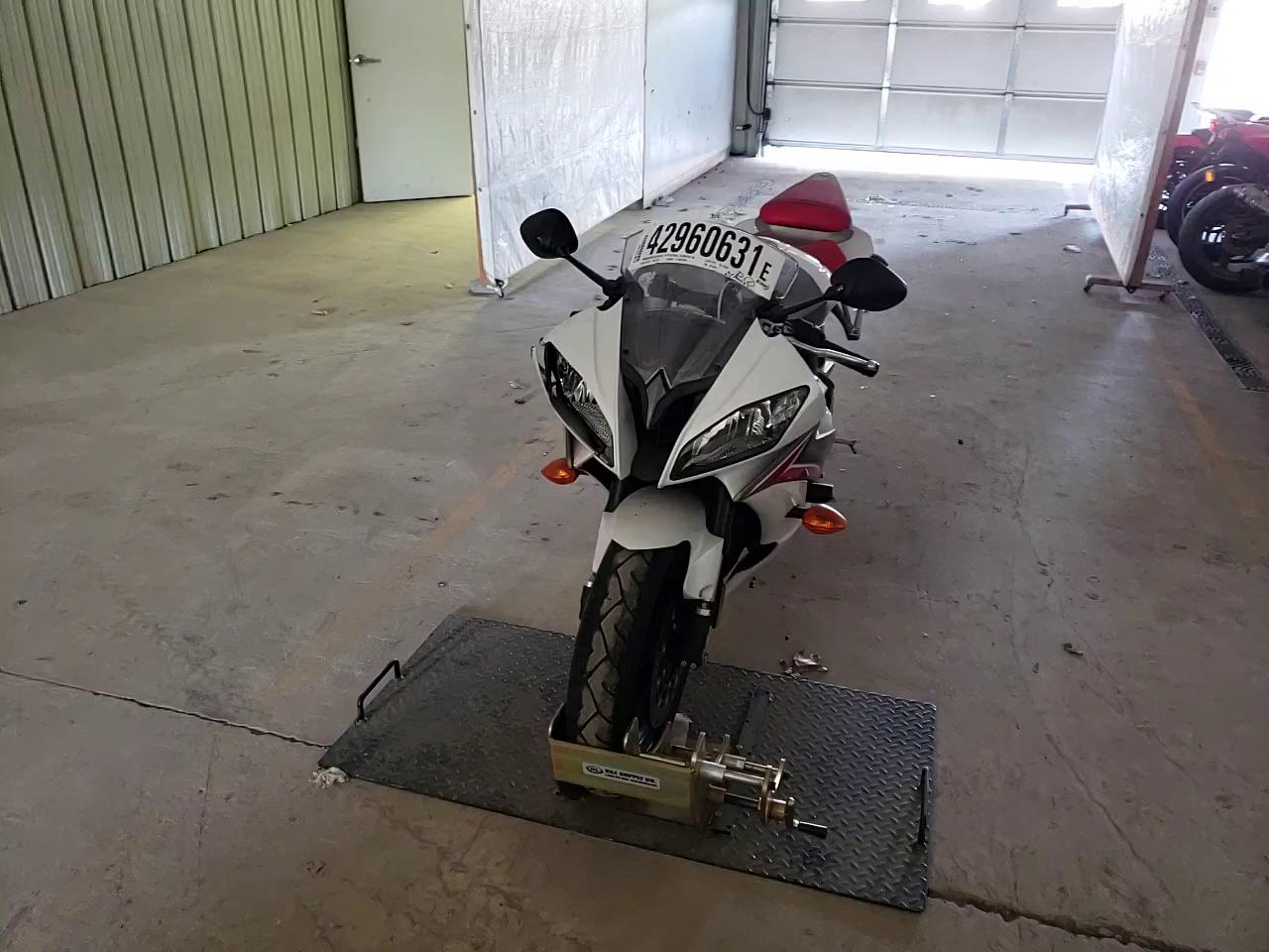 2009 YAMAHA YZFR6 JYARJ16E09A017946