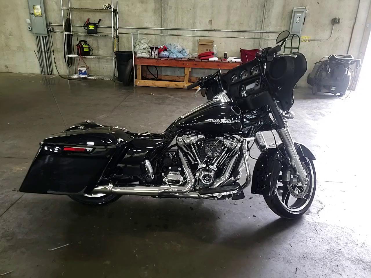 2019 HARLEY-DAVIDSON FLHX 1HD1KBC15KB684600
