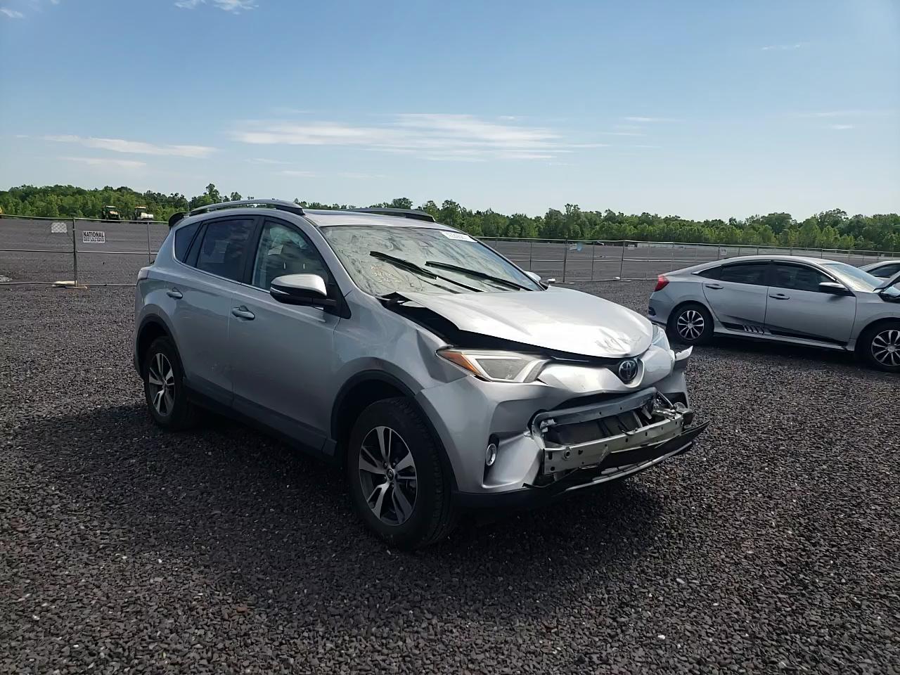 2017 TOYOTA RAV4 XLE 2T3WFREVXHW357808