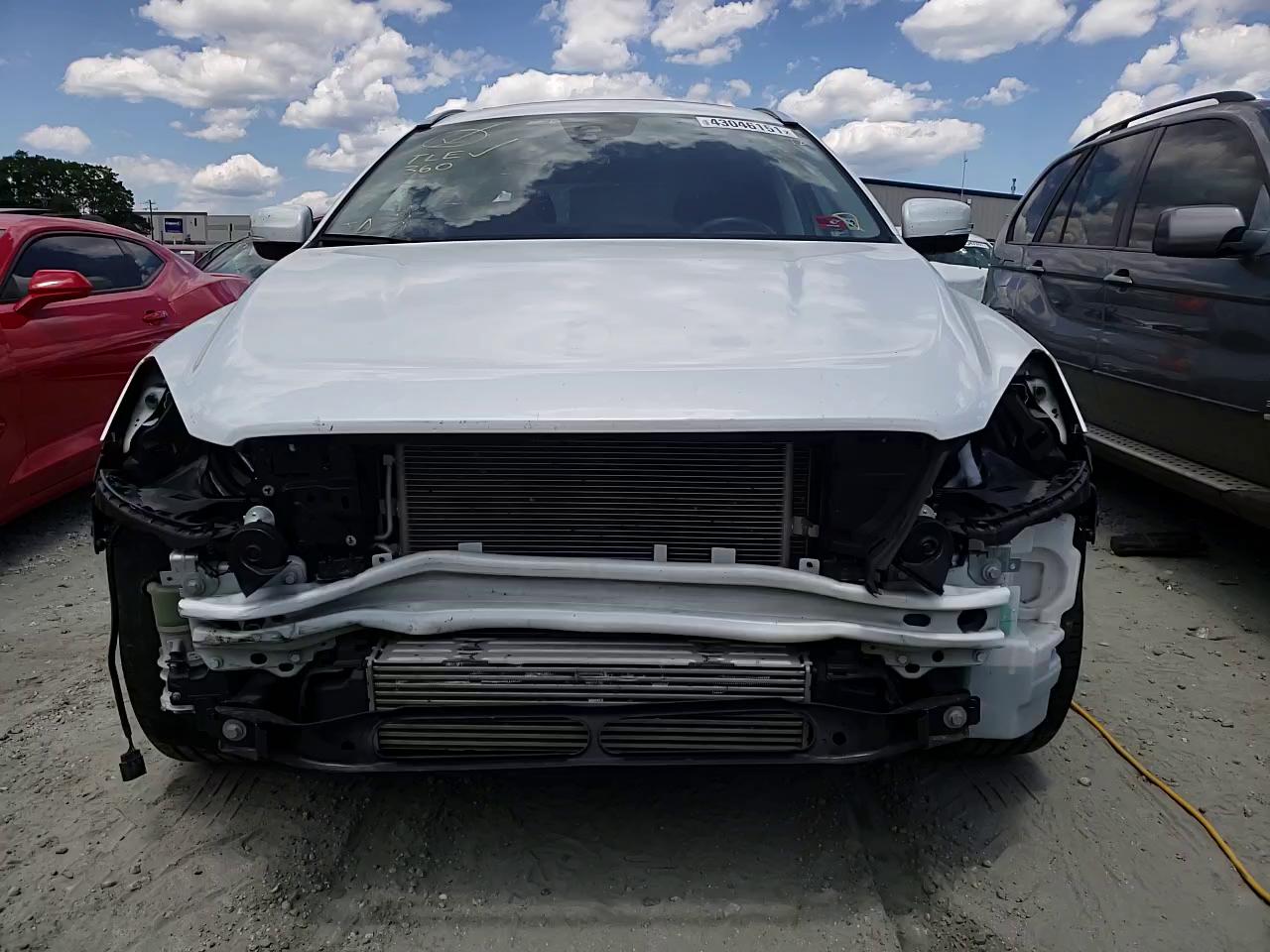 2017 VOLVO XC60 T6 IN YV449MRUXH2109261
