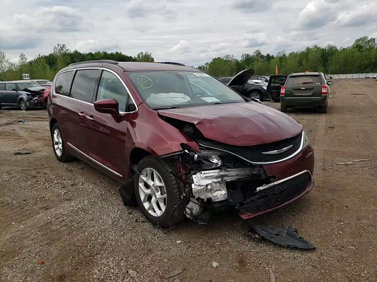 2017 CHRYSLER PACIFICA T 2C4RC1BG2HR704281