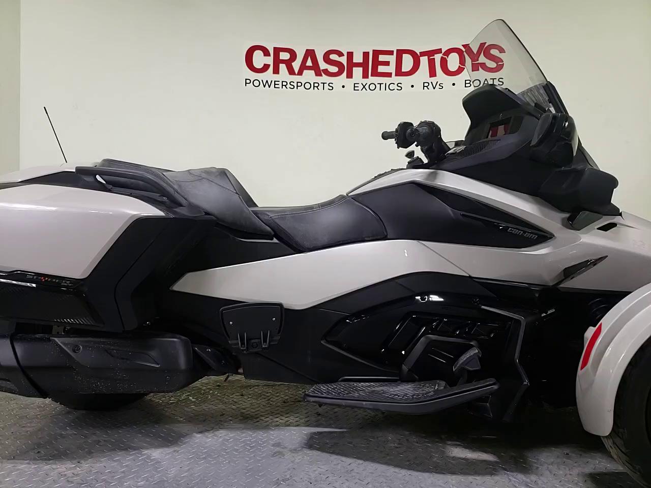 2020 CAN-AM SPYDER ROA 2BXNBDD26LV000914