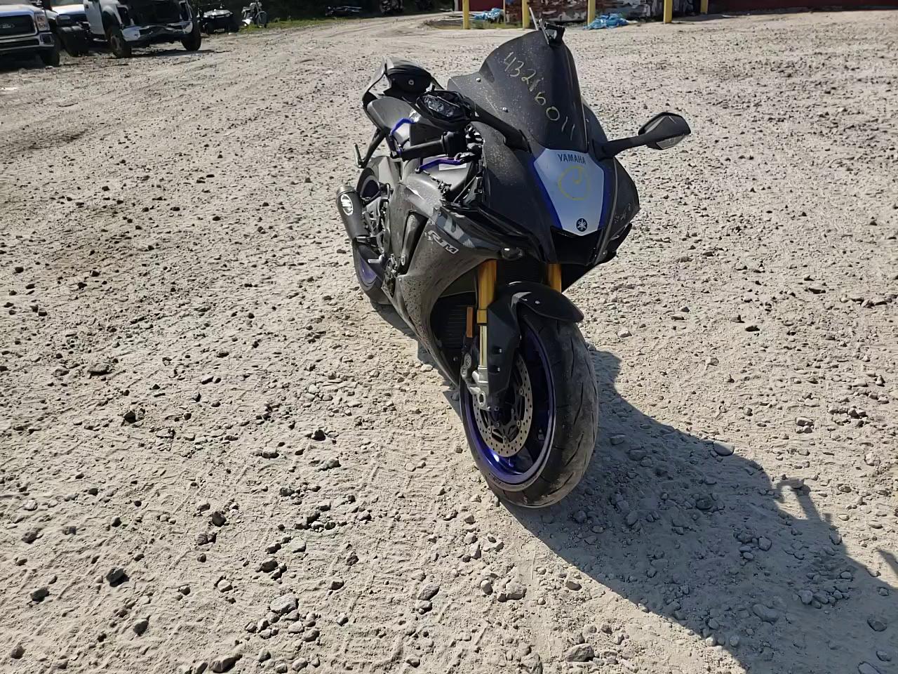 2020 YAMAHA YZFR1M JYARN67E7LA000391