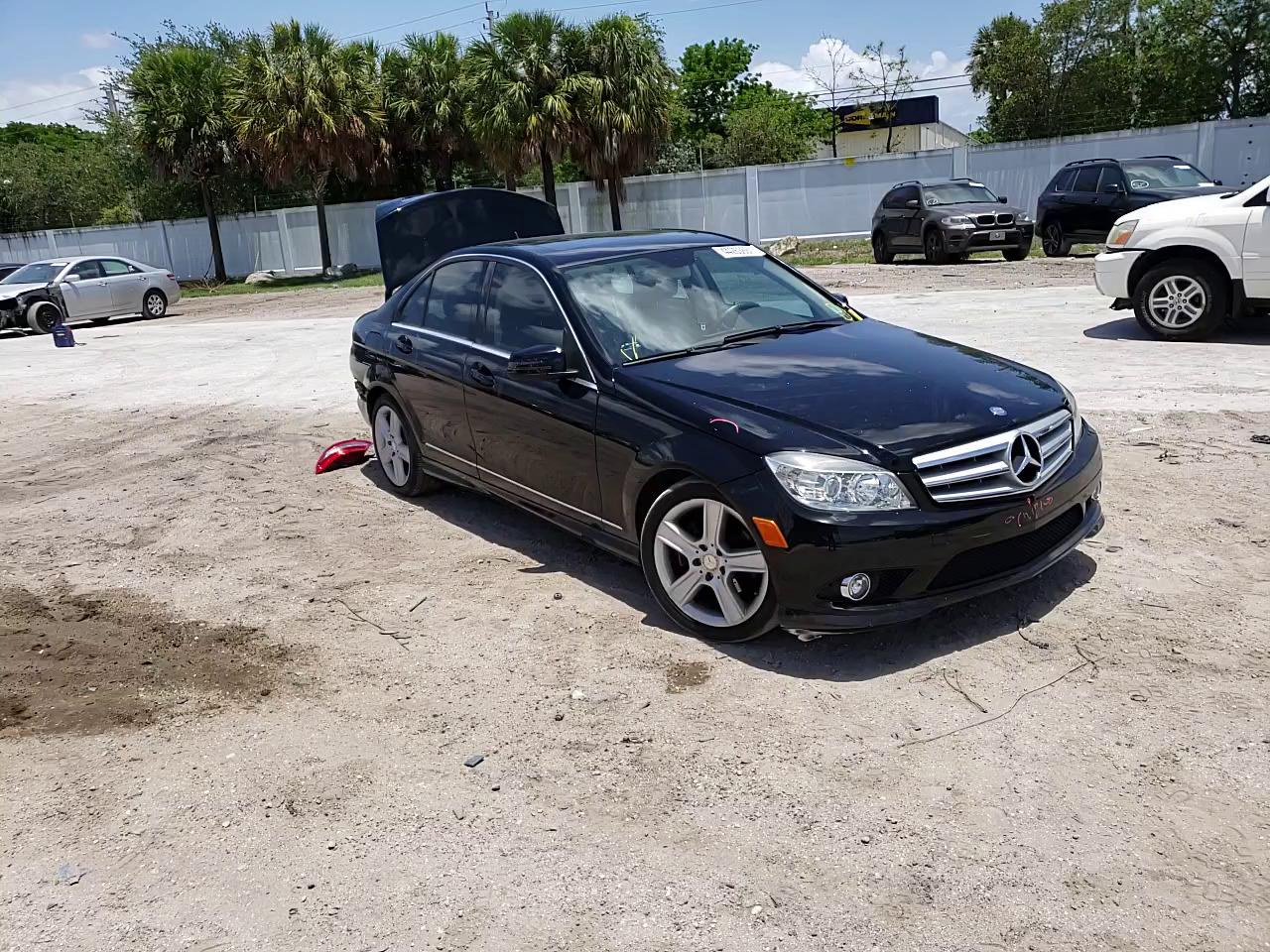 2010 MERCEDES-BENZ C300 WDDGF5EB7AR092358