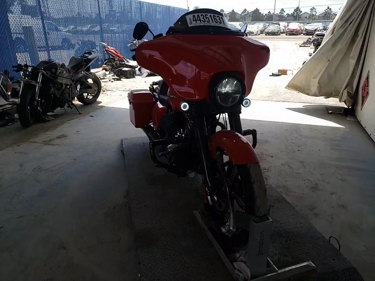 2010 HARLEY-DAVIDSON FLHX 1HD1KB41XAB626513