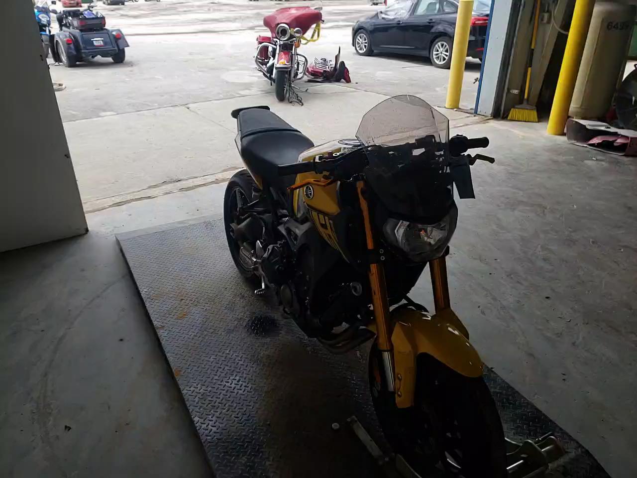 2015 YAMAHA FZ09 JYARN33E0FA007644