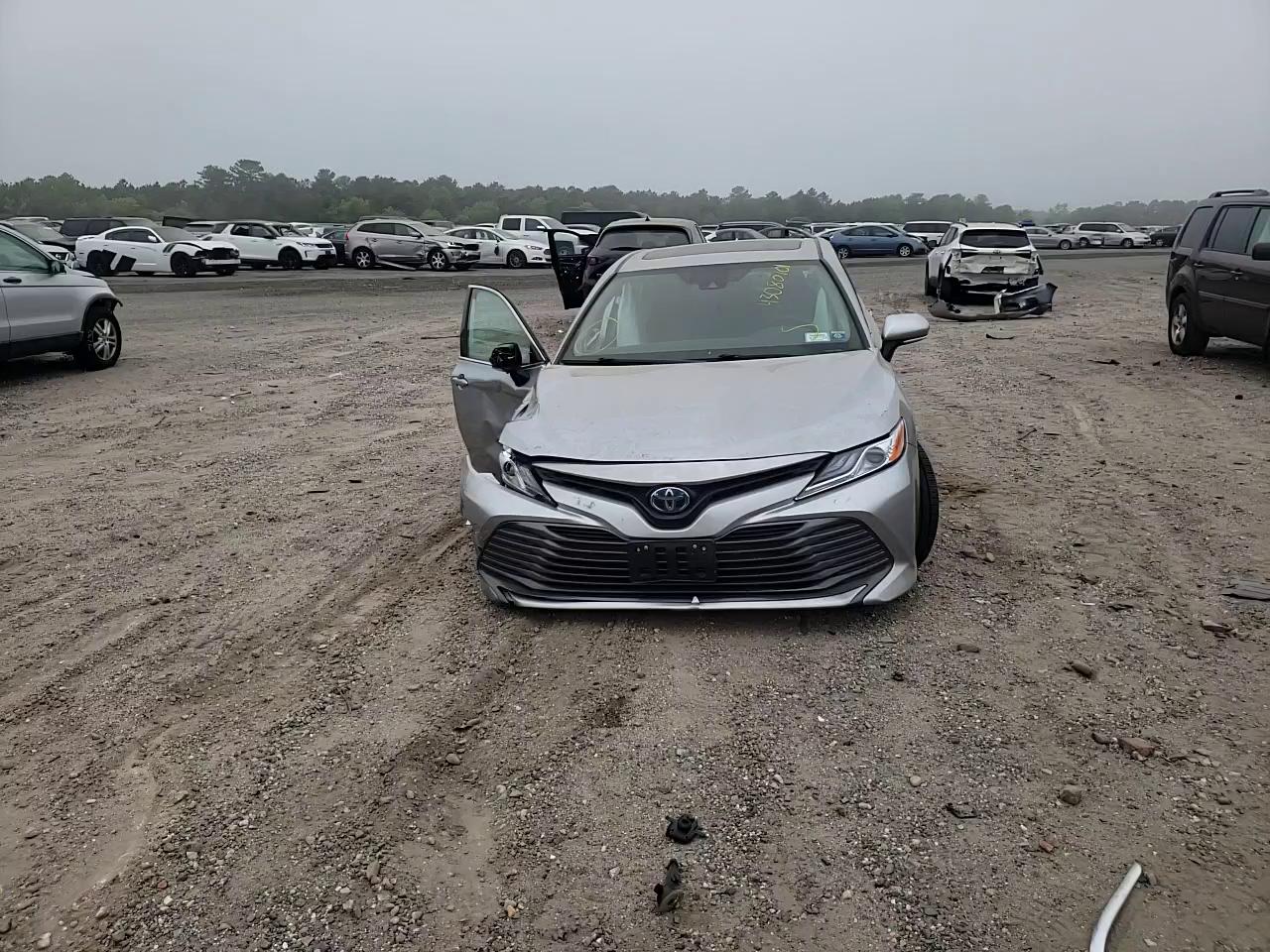 2020 TOYOTA CAMRY XLE 4T1F31AK6LU529226
