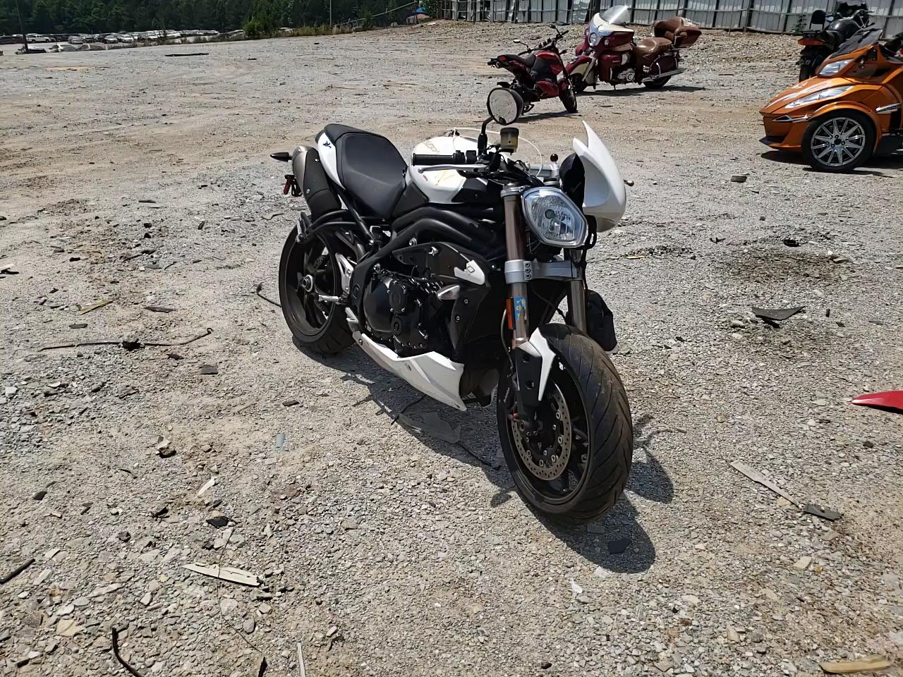 2014 TRIUMPH MOTORCYCLE SPEED TRIP SMTN01PK1ET607681
