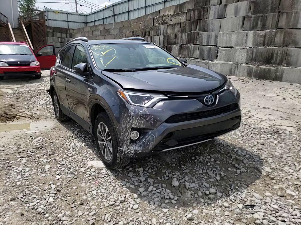 2017 TOYOTA RAV4 HV LE JTMRJREV9HD105783