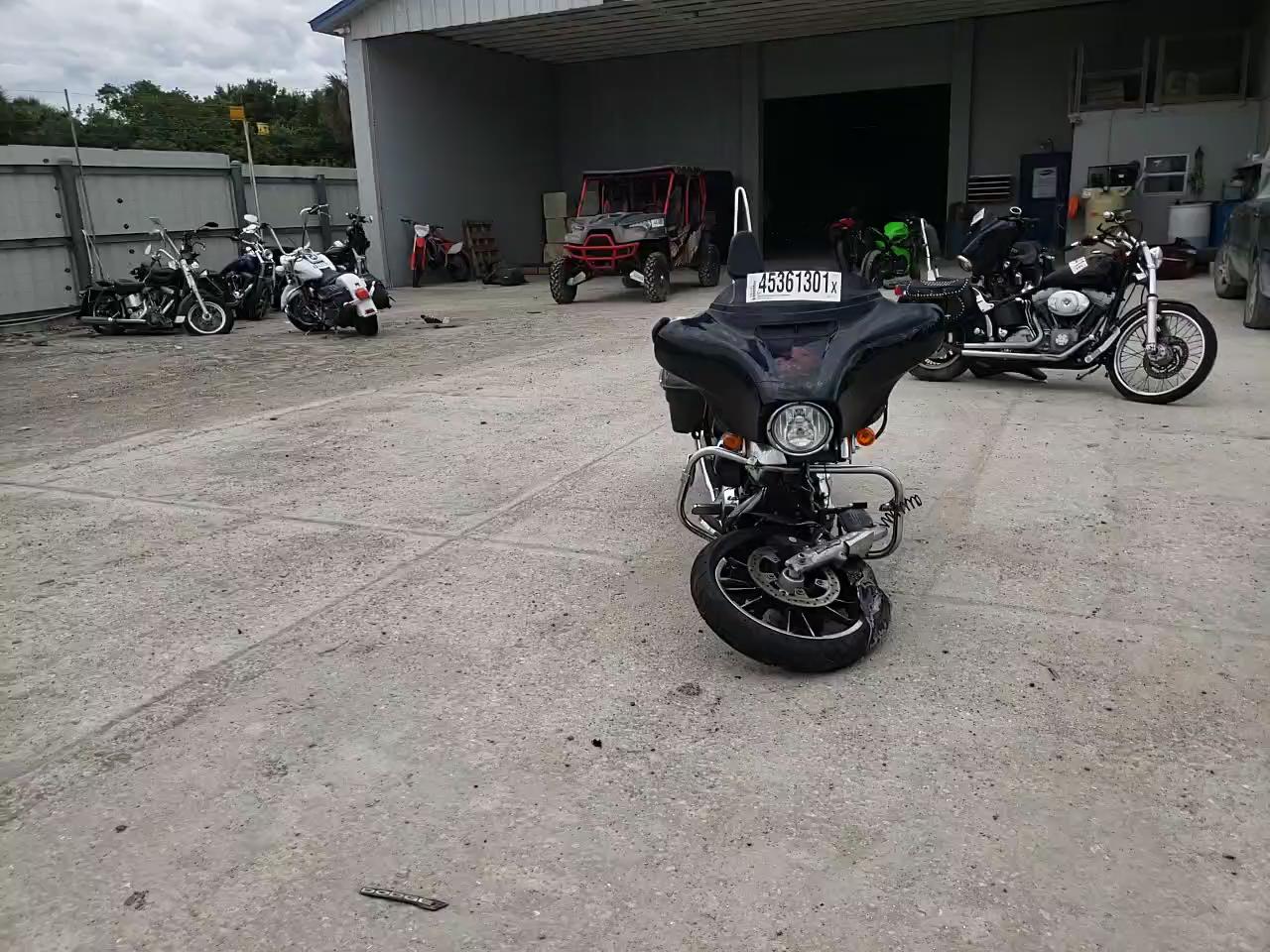 2020 HARLEY-DAVIDSON FLHX 1HD1KBC12LB672213