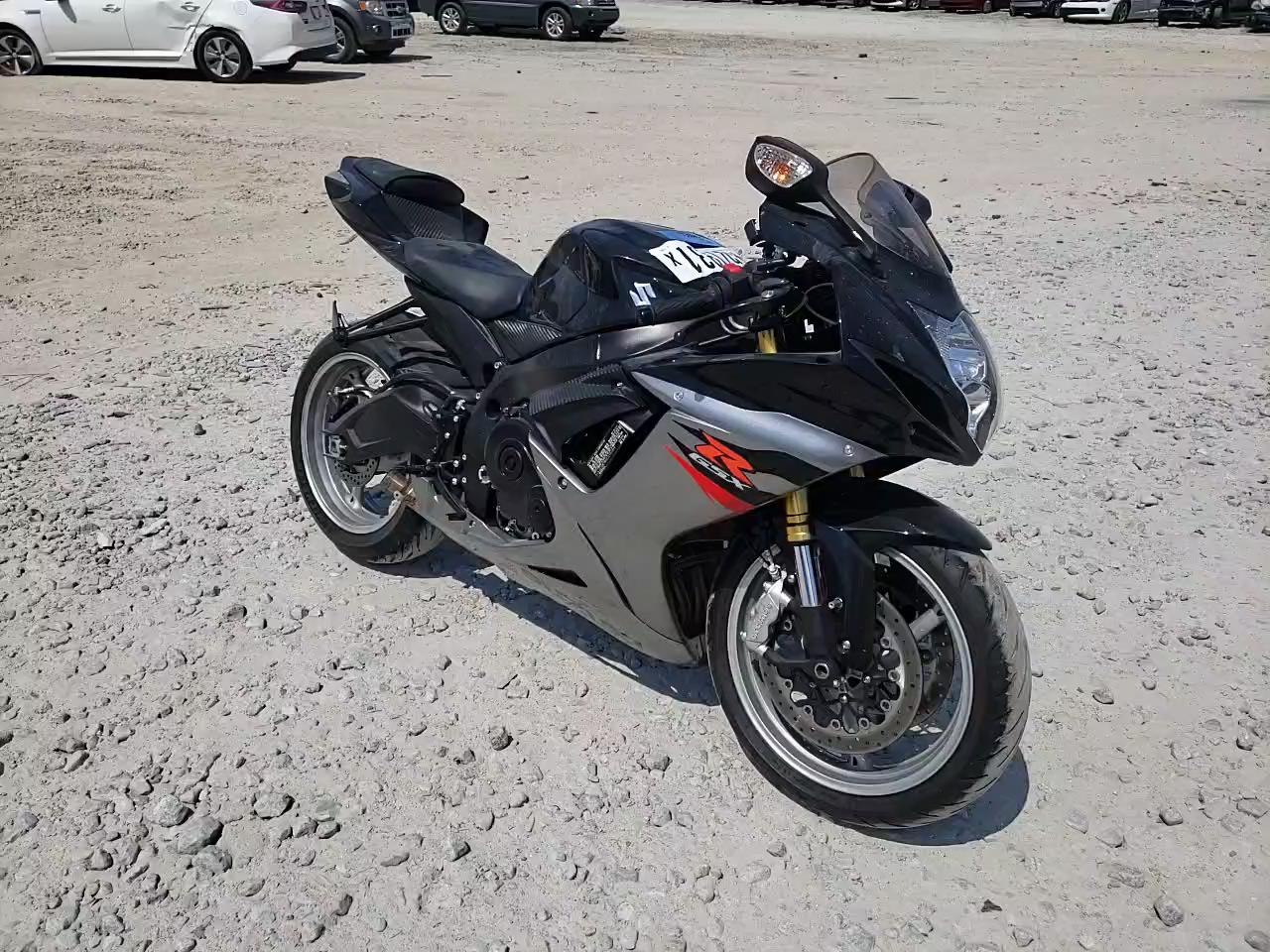2018 SUZUKI GSX-R750 JS1GR7MA0J2101099