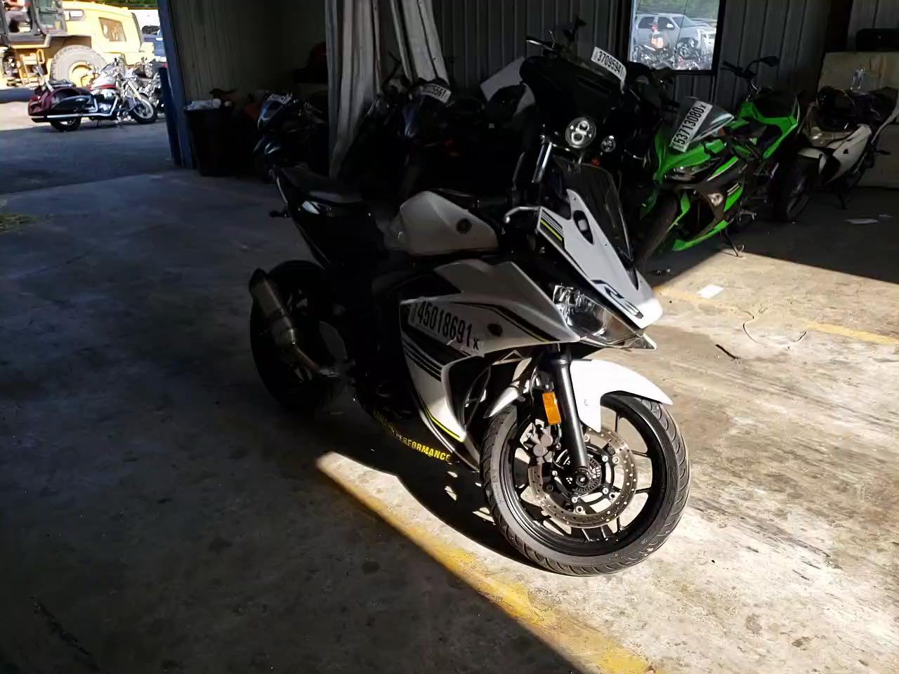 2017 YAMAHA YZFR3 A MH3RH15Y3HK002749