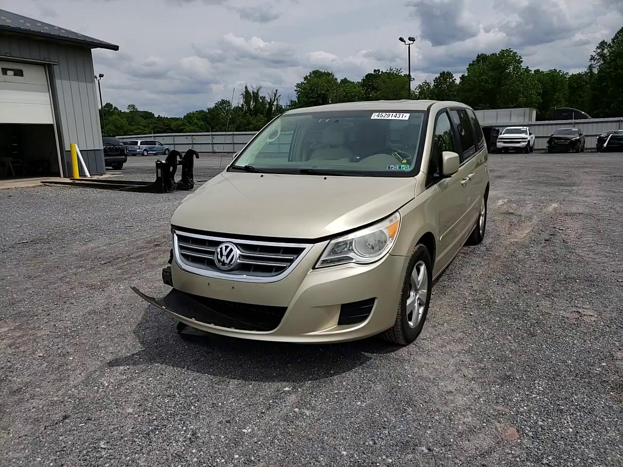2010 VOLKSWAGEN ROUTAN SEL 2V4RW5DX1AR333587