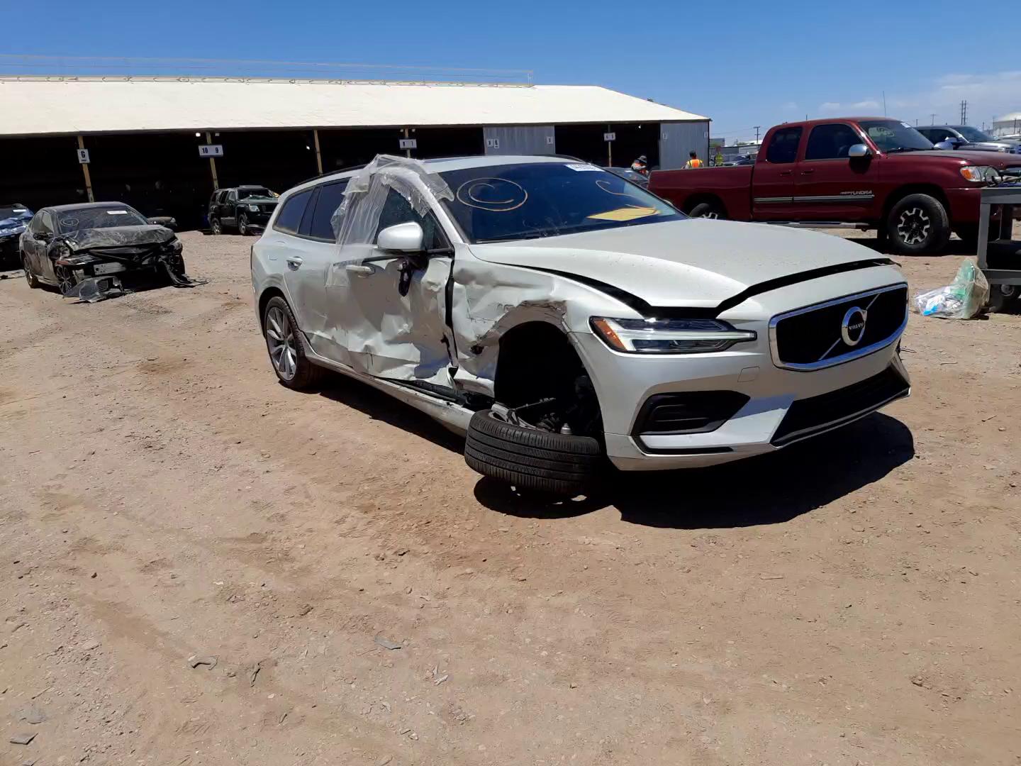 2020 VOLVO V60 T5 MOM YV1102EK2L2353918