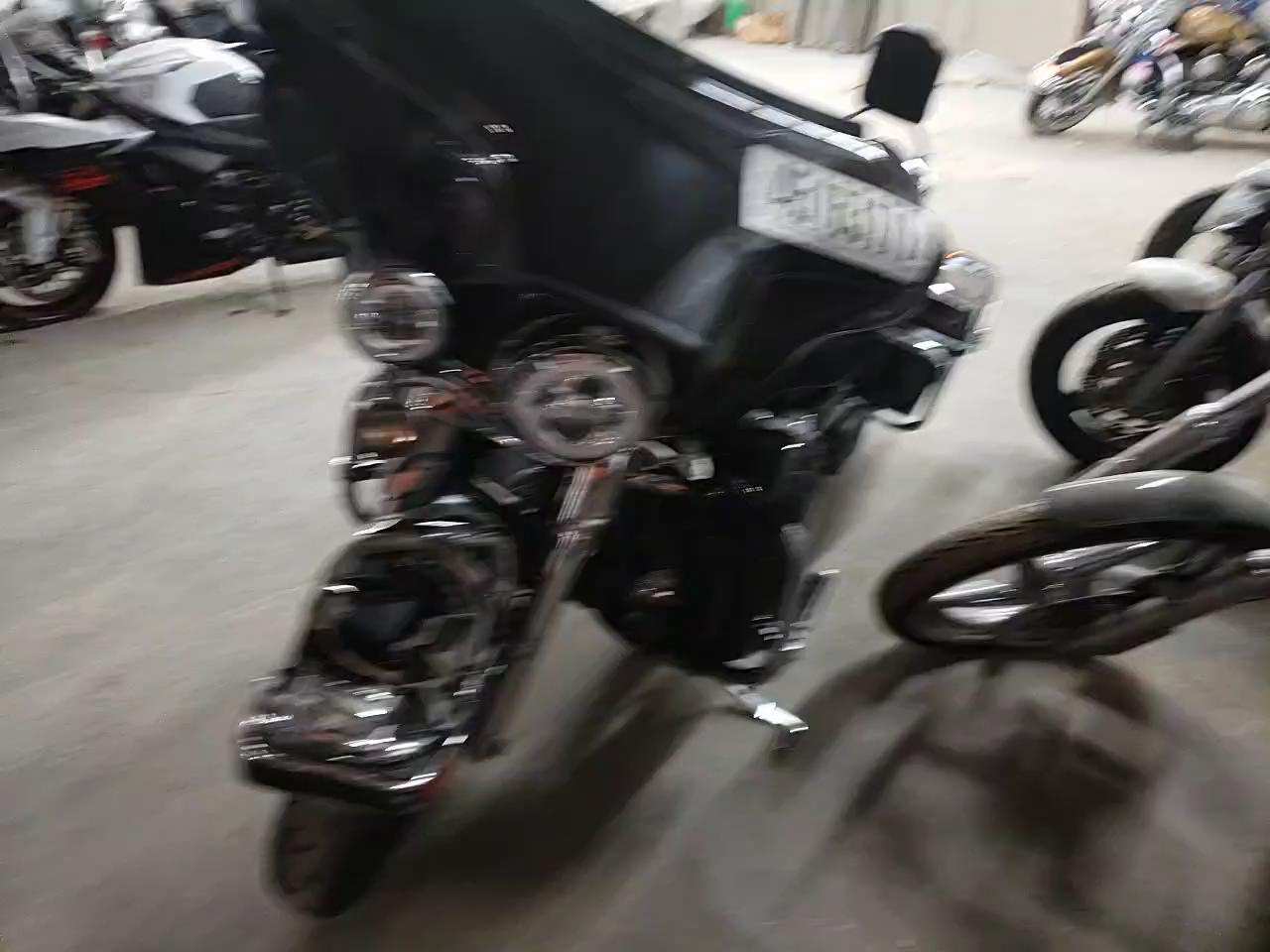 2010 HARLEY-DAVIDSON FLHTCU 1HD1FC415AB604977
