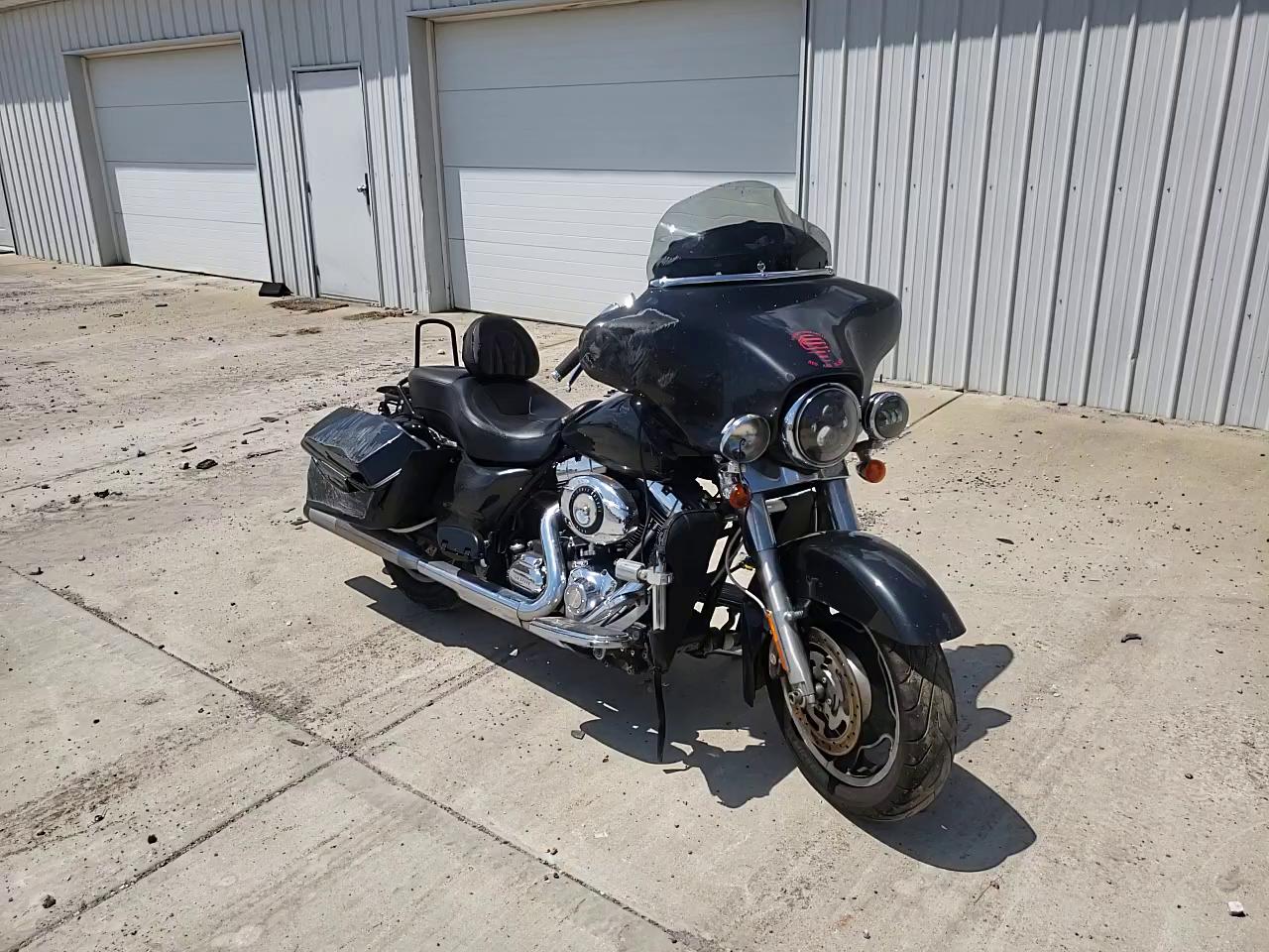 2009 HARLEY-DAVIDSON FLHX 1HD1KB4189Y651676