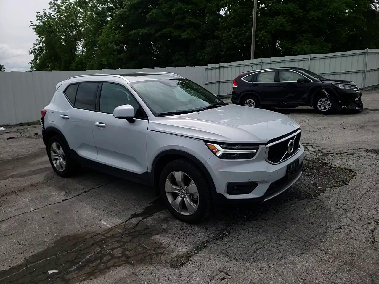 2021 VOLVO XC40 T5 MO YV4162UK9M2456077