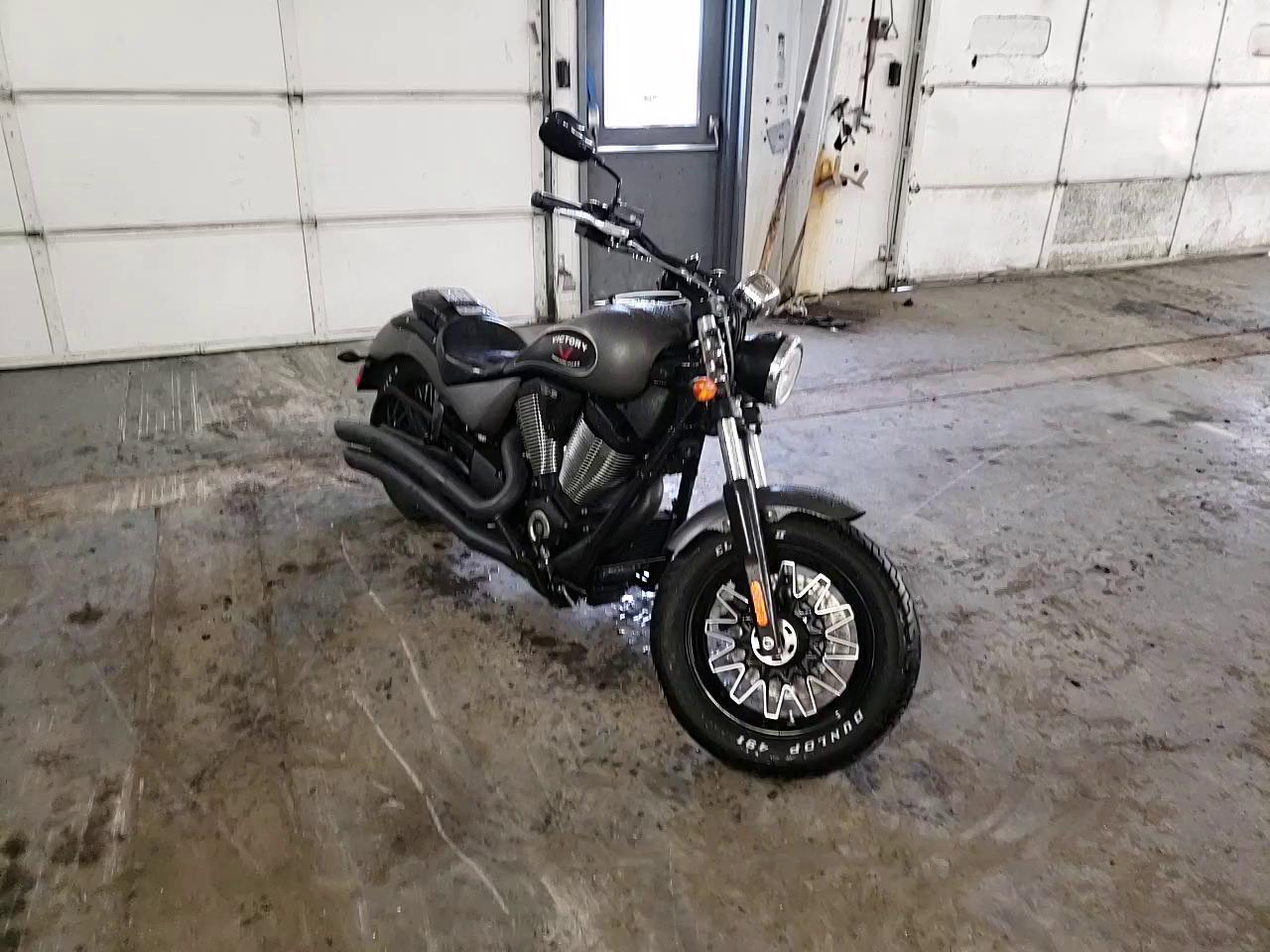 2015 VICTORY MOTORCYCLES GUNNER 5VPLB36N8F3035115