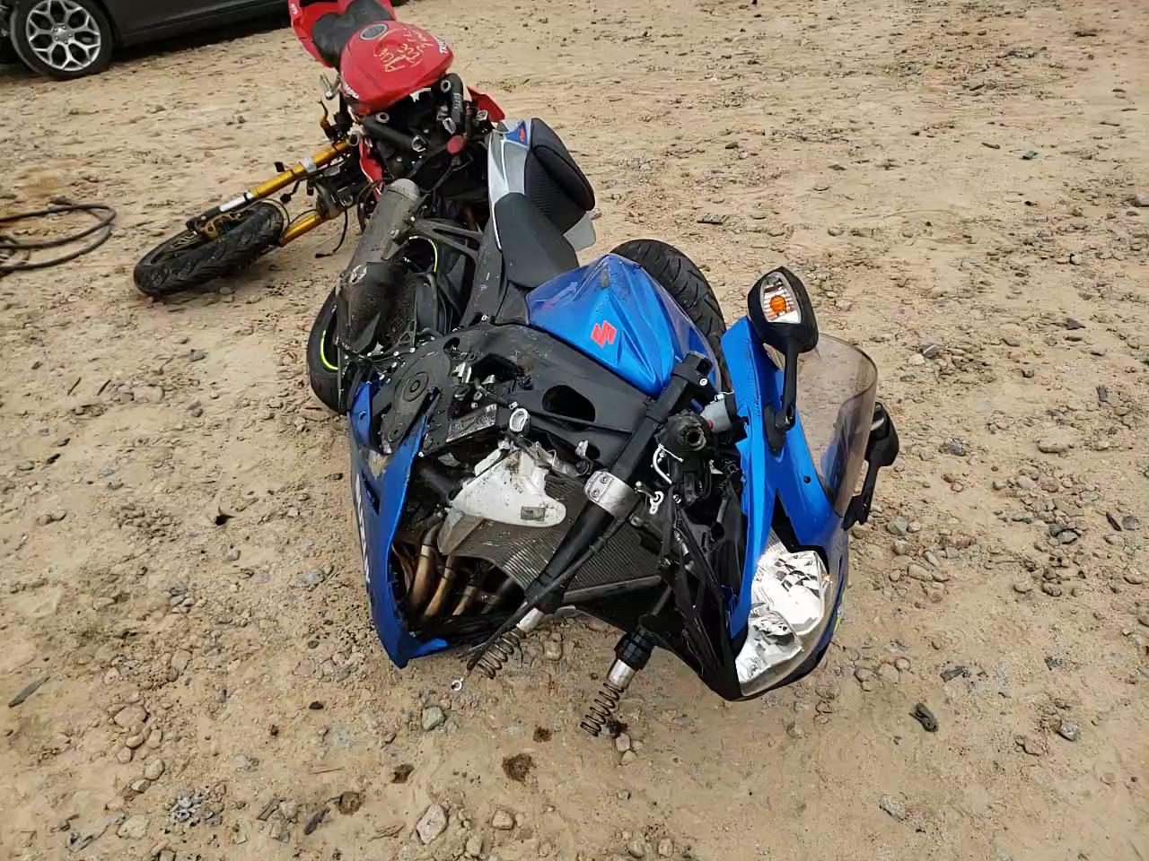 2021 SUZUKI GSX-R600 JS1GN7FA2M7100102