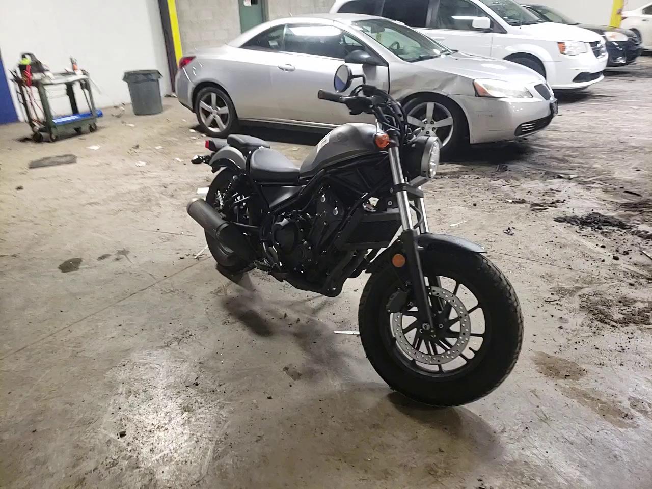 2017 HONDA CMX500 MLHPC5606H5002261