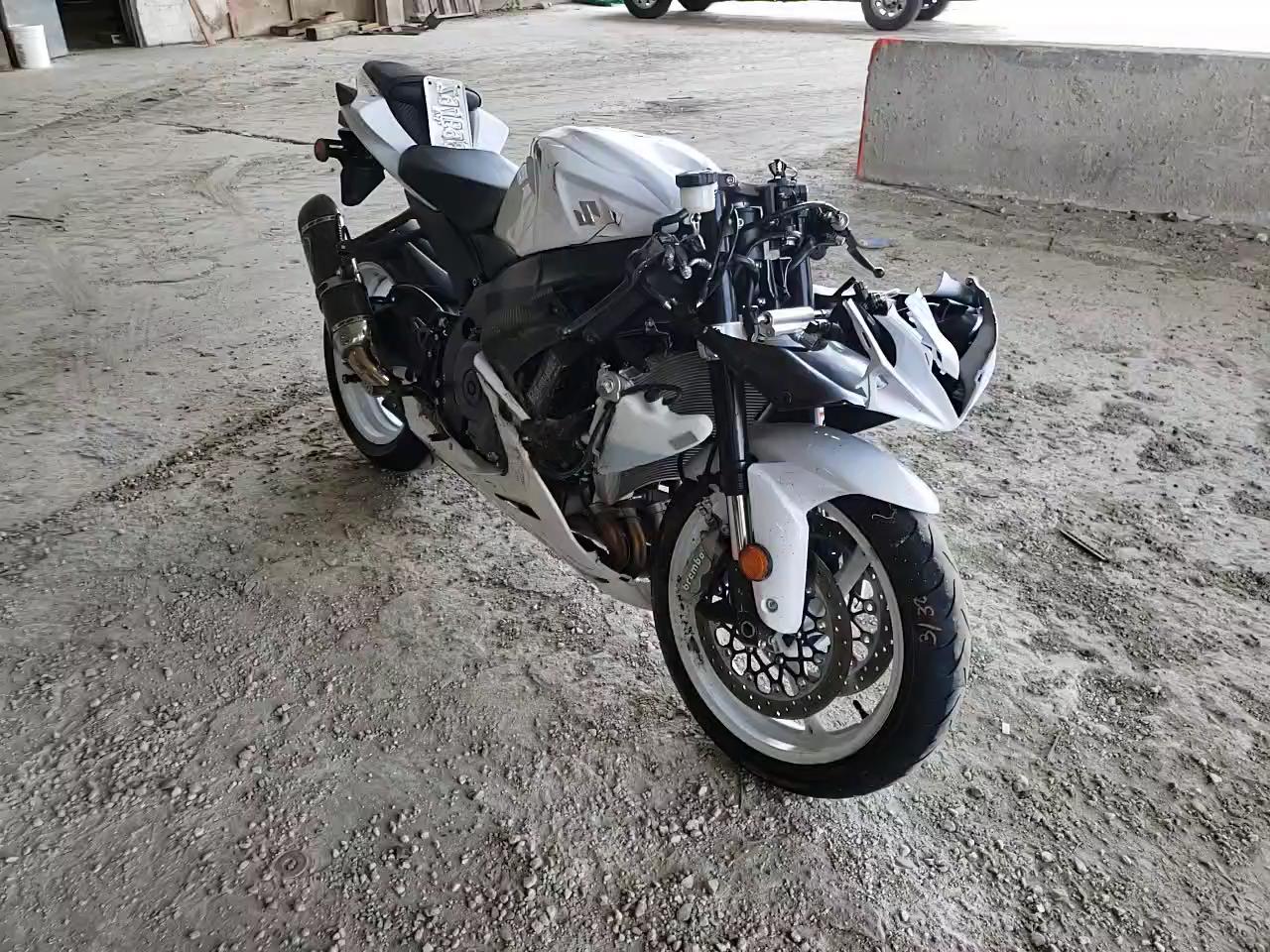 2020 SUZUKI GSX-R600 JS1GN7FA1L7100400