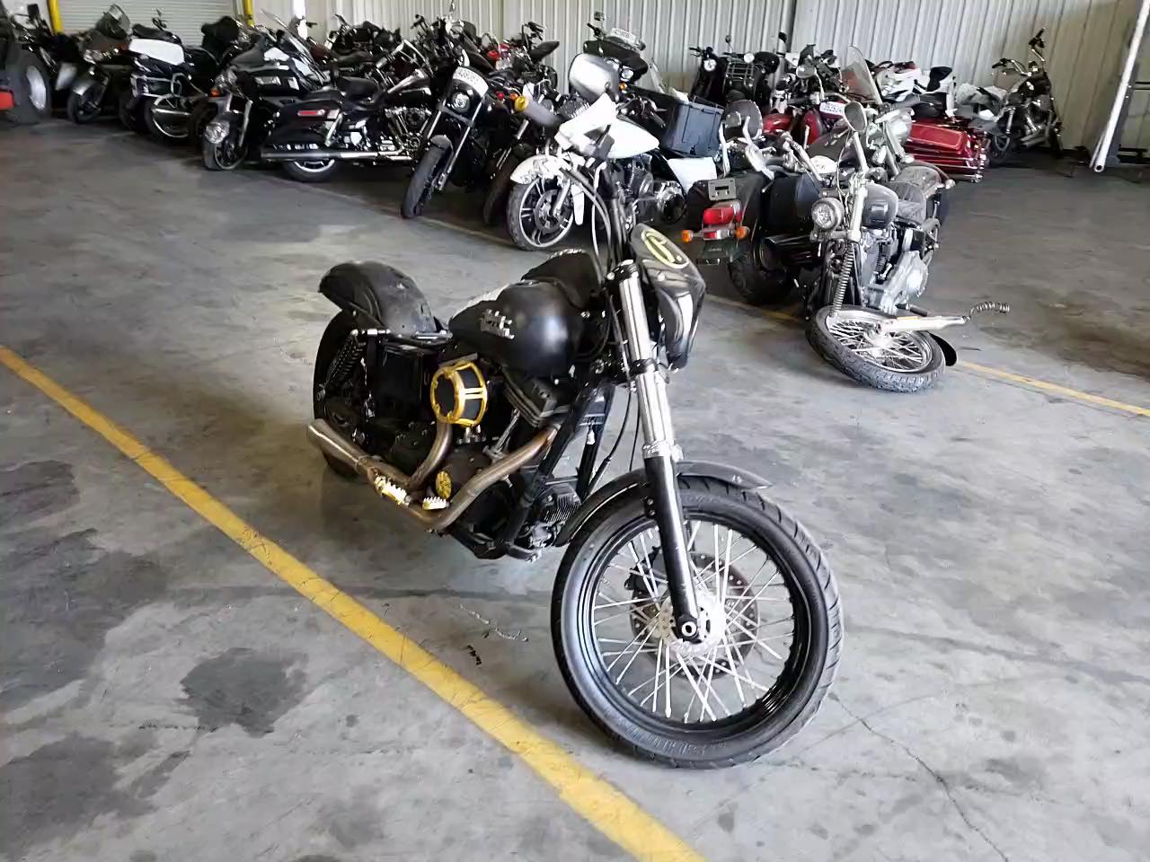 2017 HARLEY-DAVIDSON FXDB DYNA 1HD1GXM18HC320400