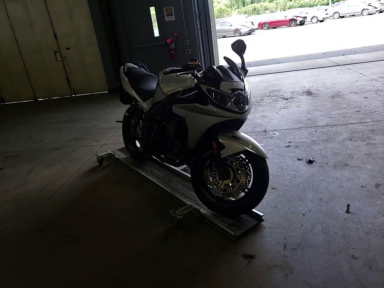 2005 TRIUMPH MOTORCYCLE SPRINT ST SMT600PK45J230712