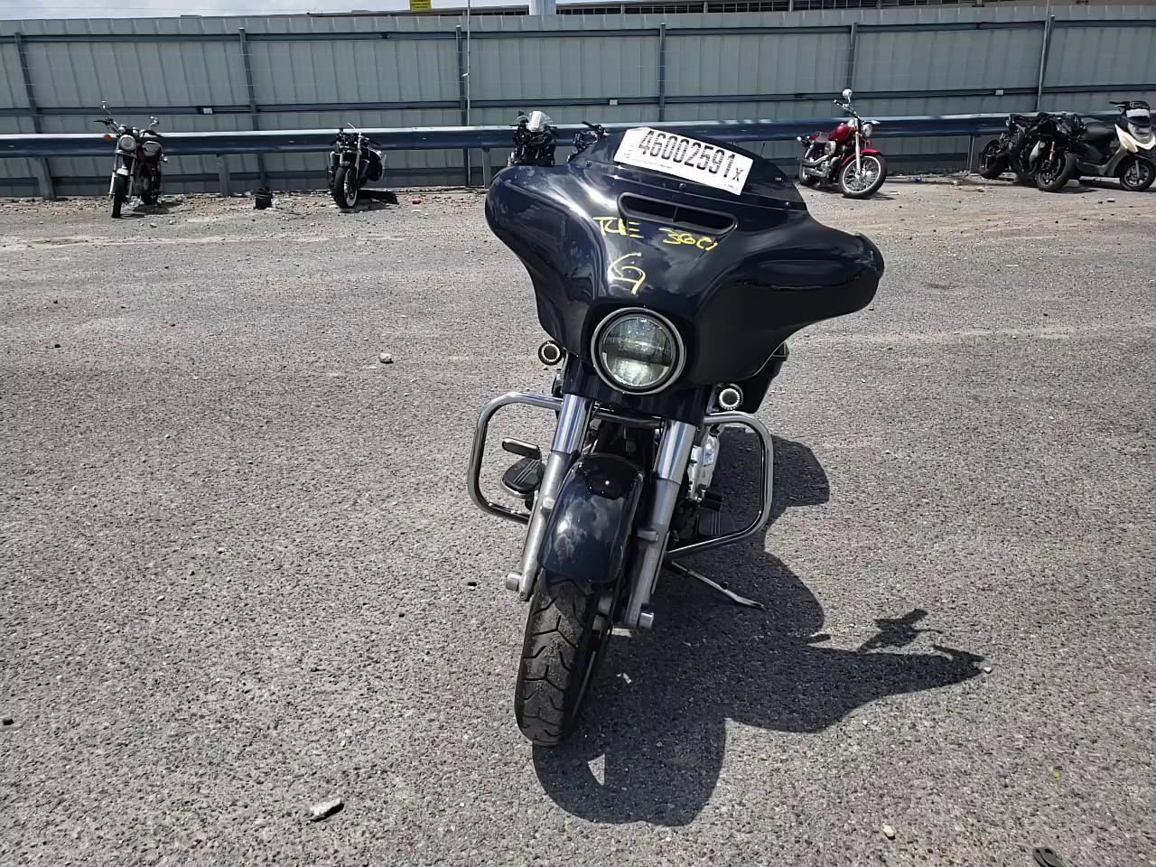 2017 HARLEY-DAVIDSON FLHXS STRE 1HD1KRC18HB650832