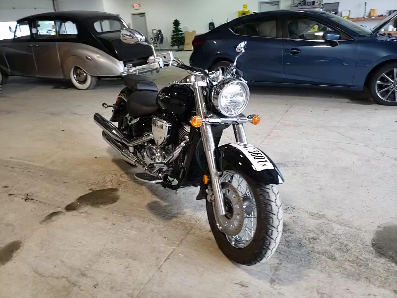 2015 SUZUKI VL800 JS1VS55A3F2100681