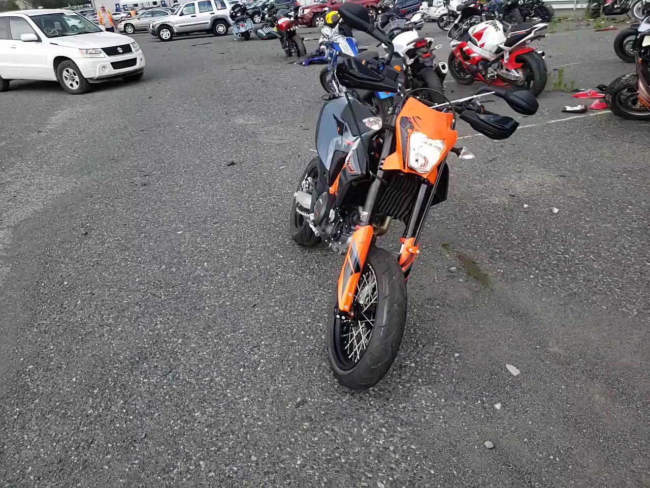 2021 KTM 690 SMC R VBKLSV402MM709105