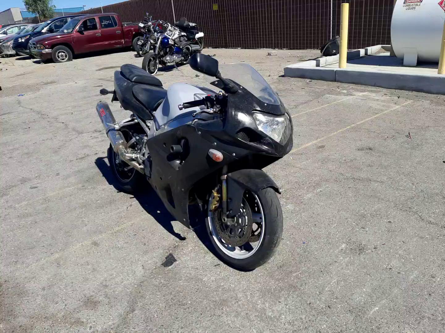 2001 SUZUKI GSX-R1000 JS1GT74A812104768