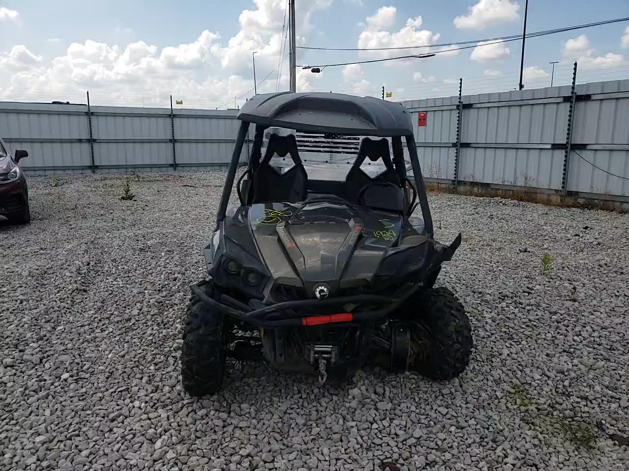 2019 CAN-AM COMMANDER 3JBKKAX2XKJ000401