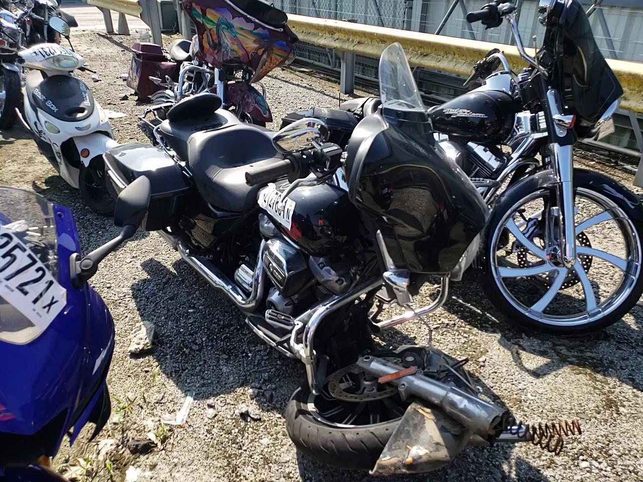 2019 HARLEY-DAVIDSON FLHT 1HD1FVC2XKB652823