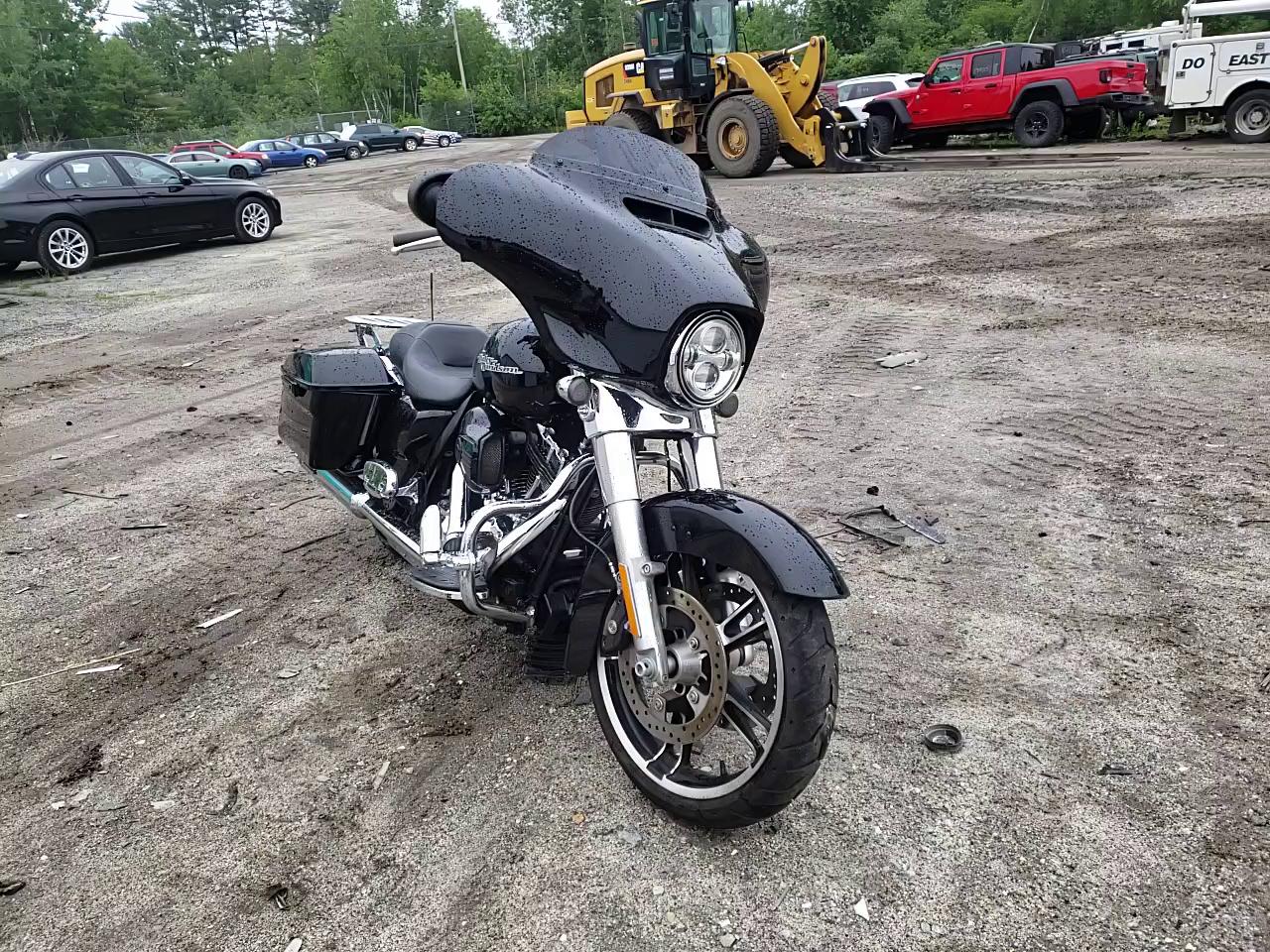 2014 HARLEY-DAVIDSON FLHX STREE 1HD1KBM15EB686625
