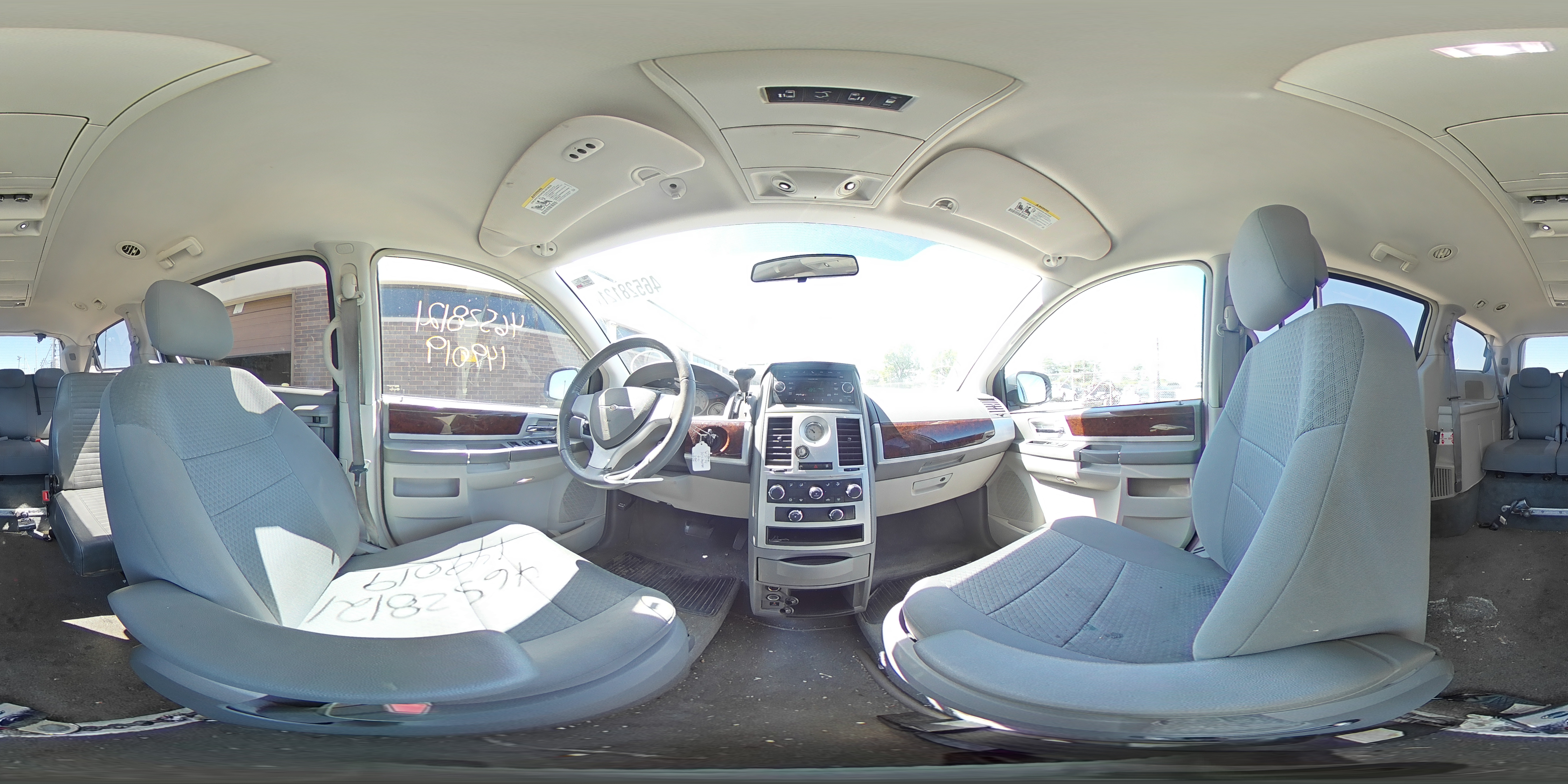 2010 CHRYSLER TOWN AND C 2A4RR5D10AR451119