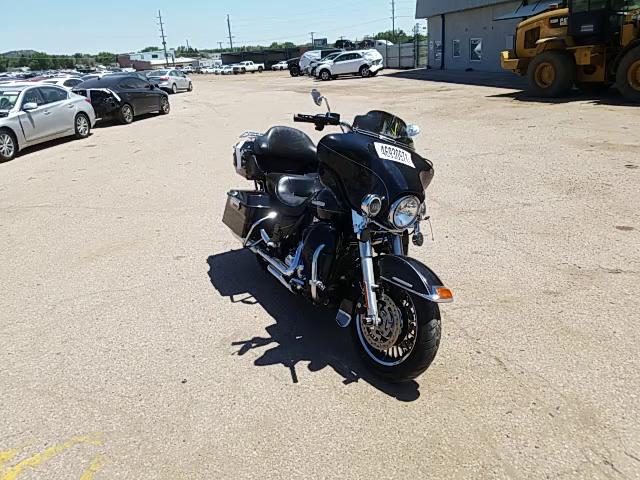 2011 HARLEY-DAVIDSON FLHTK 1HD1KEM14BB663866
