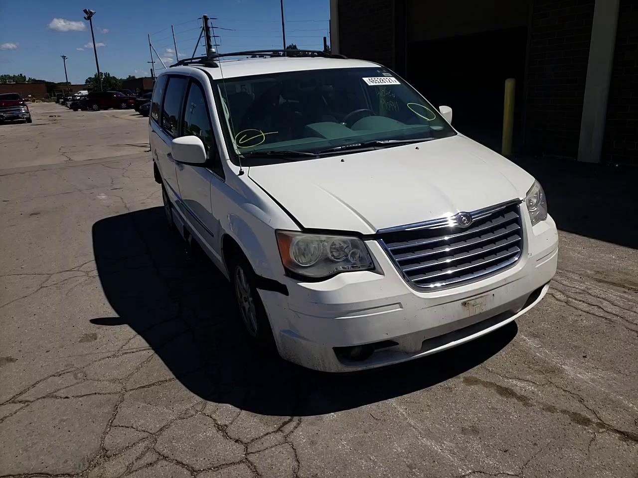 2010 CHRYSLER TOWN AND C 2A4RR5D10AR451119