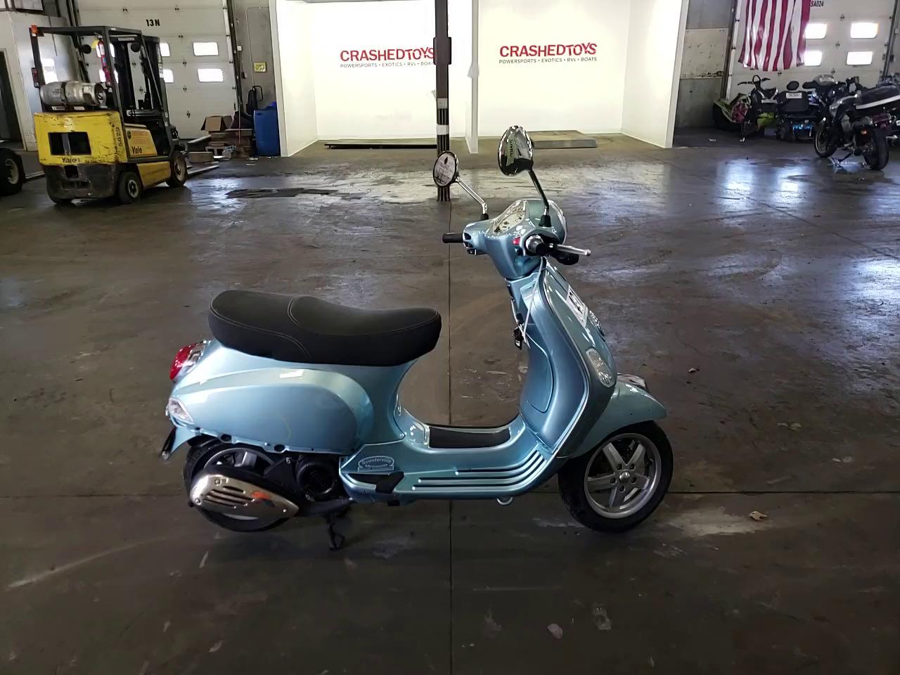 2011 VESPA LX 150IE ZAPM688F9B5000297