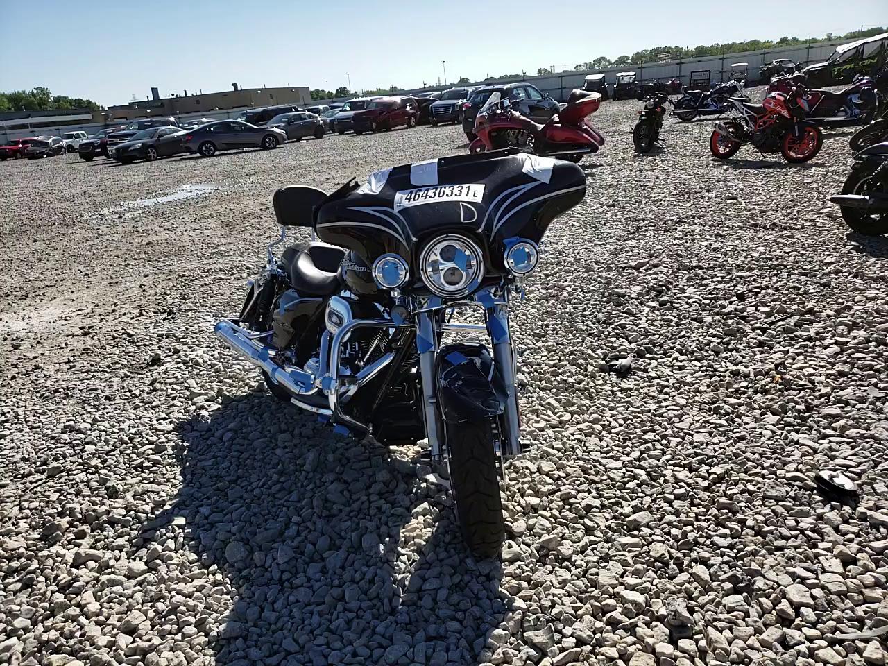 2013 HARLEY-DAVIDSON FLHX STREE 1HD1KBM19DB663329