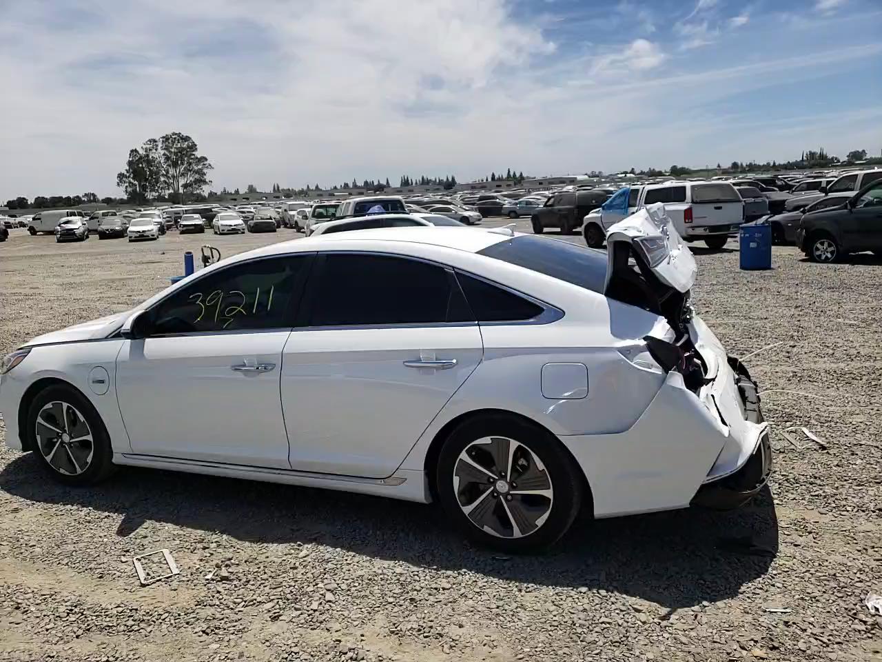 2019 HYUNDAI SONATA PLU KMHE54L28KA091300