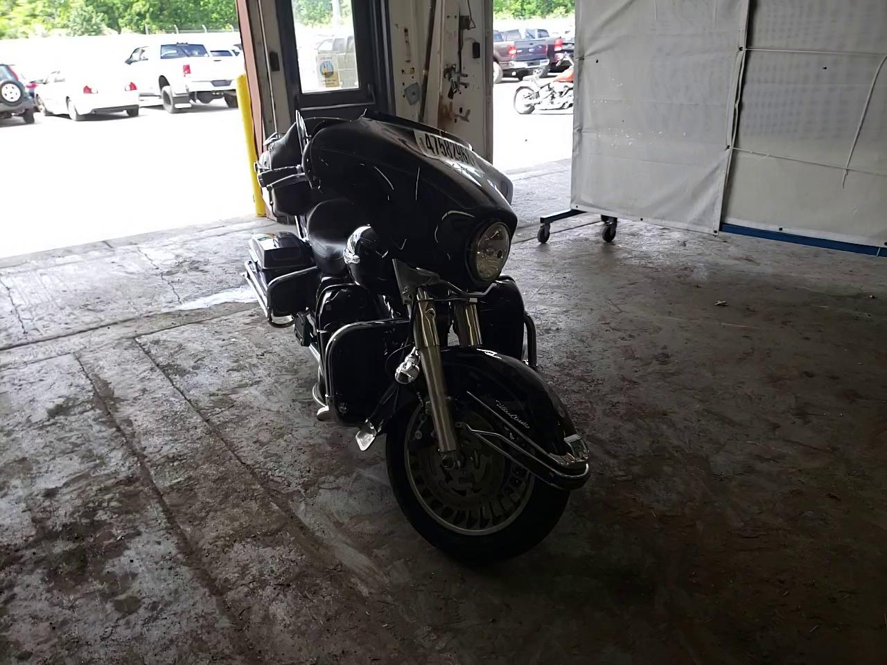 2009 HARLEY-DAVIDSON FLHTCU 1HD1FL4149Y653919
