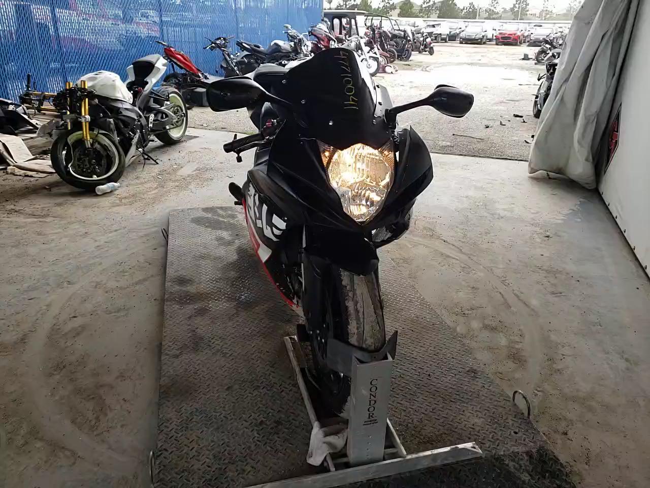 2013 SUZUKI GSX-R600 JS1GN7FA8D2102997