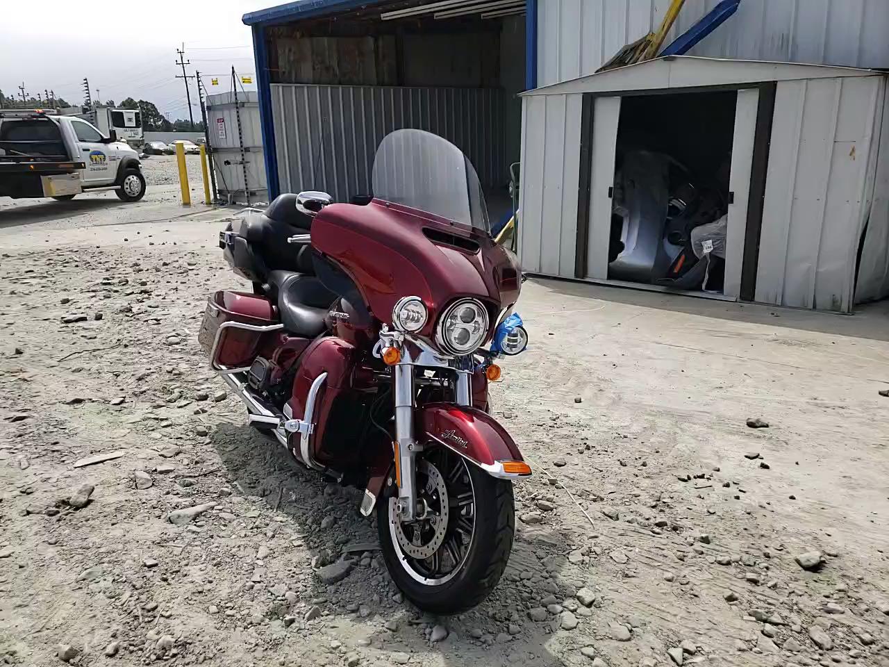 2017 HARLEY-DAVIDSON FLHTK ULTR 1HD1KED13HB696351