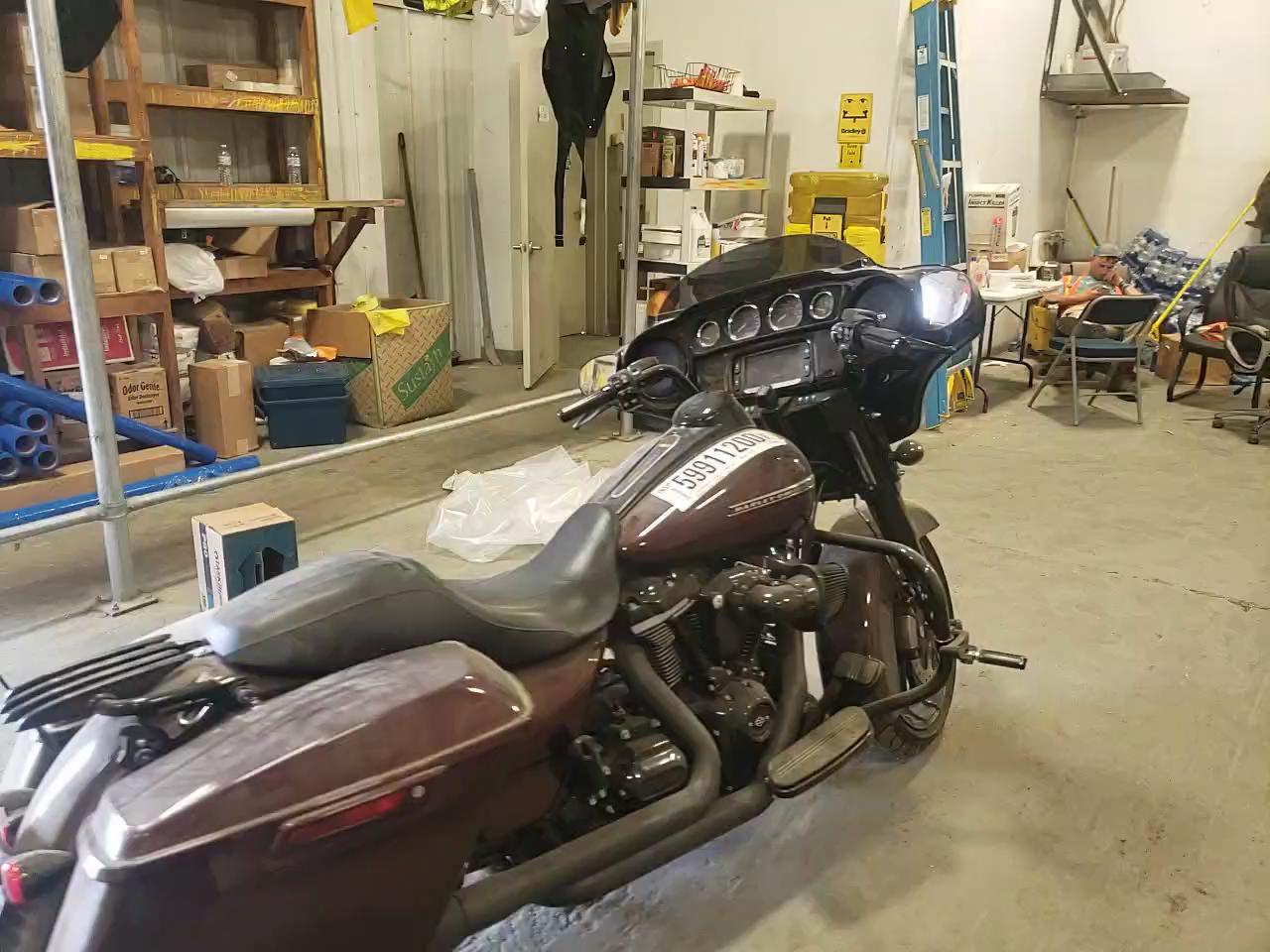 2018 HARLEY-DAVIDSON FLHXS STRE 1HD1KRC12JB658849