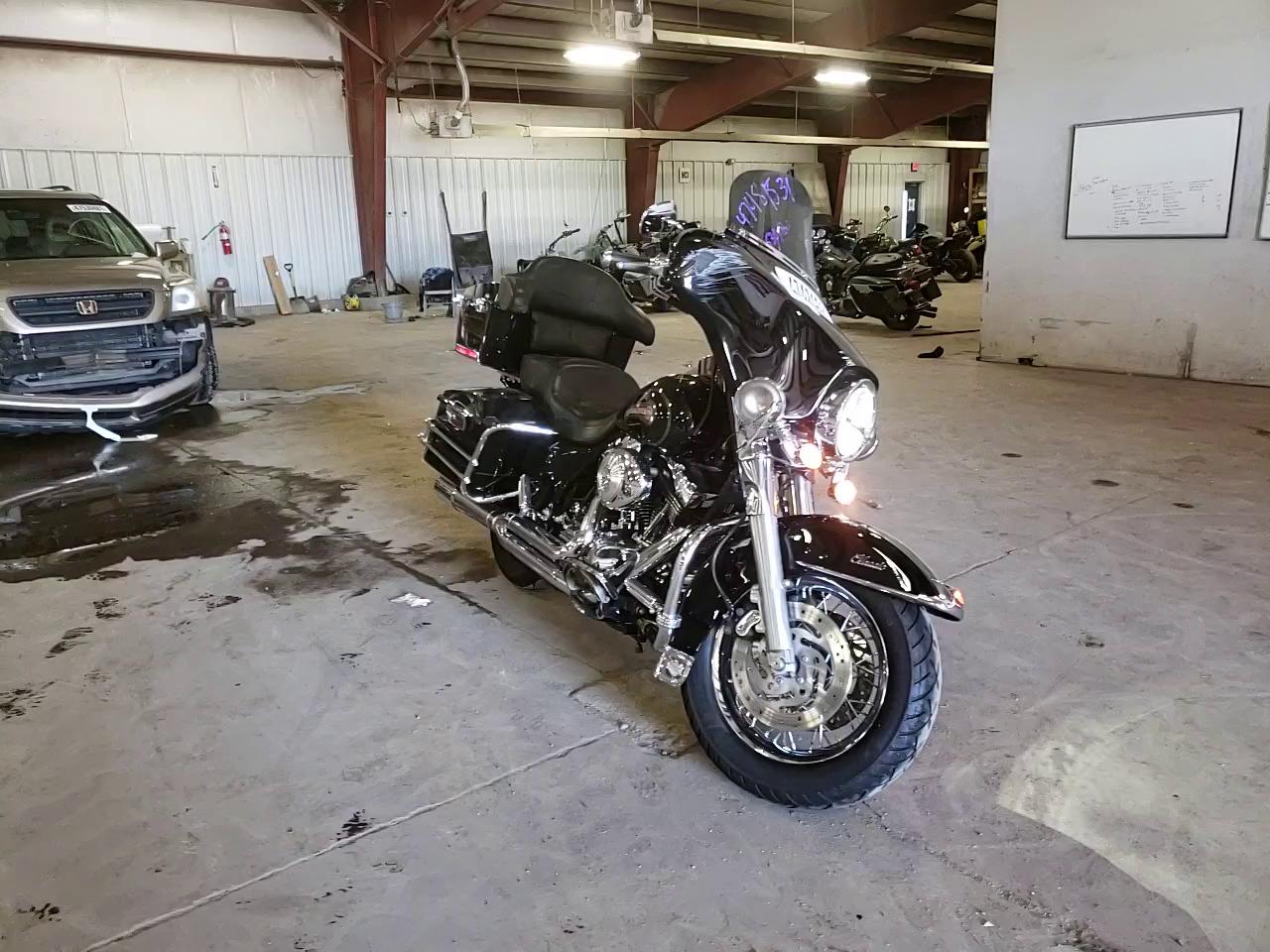 2005 HARLEY-DAVIDSON FLHTCI 1HD1FFW135Y650616