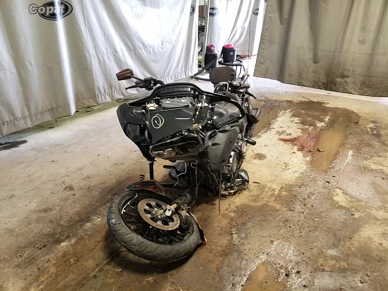 2018 HARLEY-DAVIDSON FLTRXS ROA 1HD1KTC13JB686706