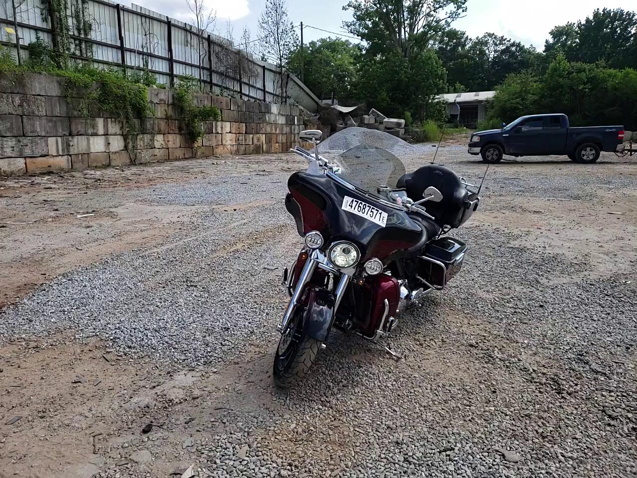 2011 HARLEY-DAVIDSON FLHTCUSE6 1HD1PR818BB954633