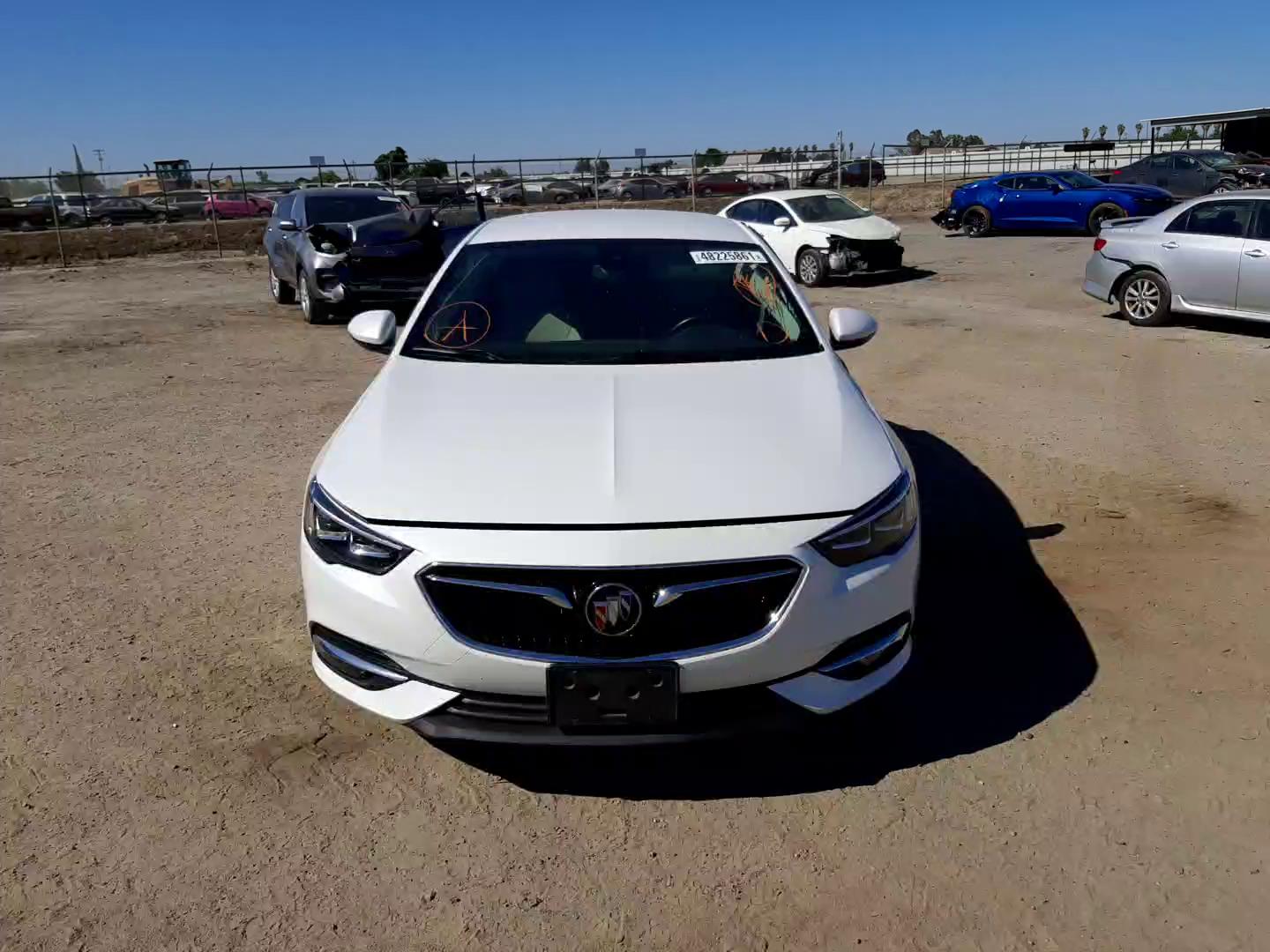 2018 BUICK REGAL ESSE W04GP6SX4J1064118