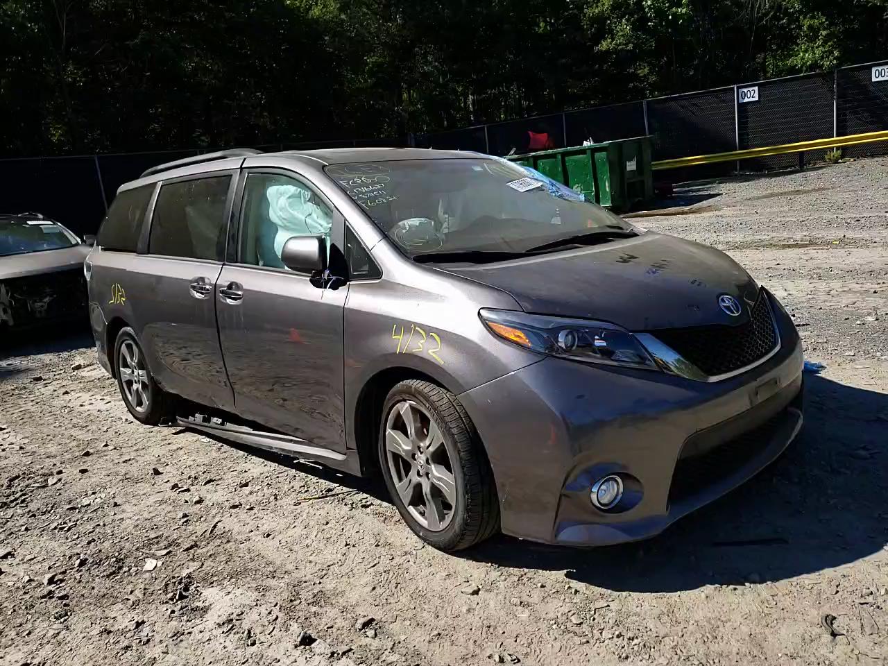 2017 TOYOTA SIENNA SE 5TDXZ3DC5HS874511