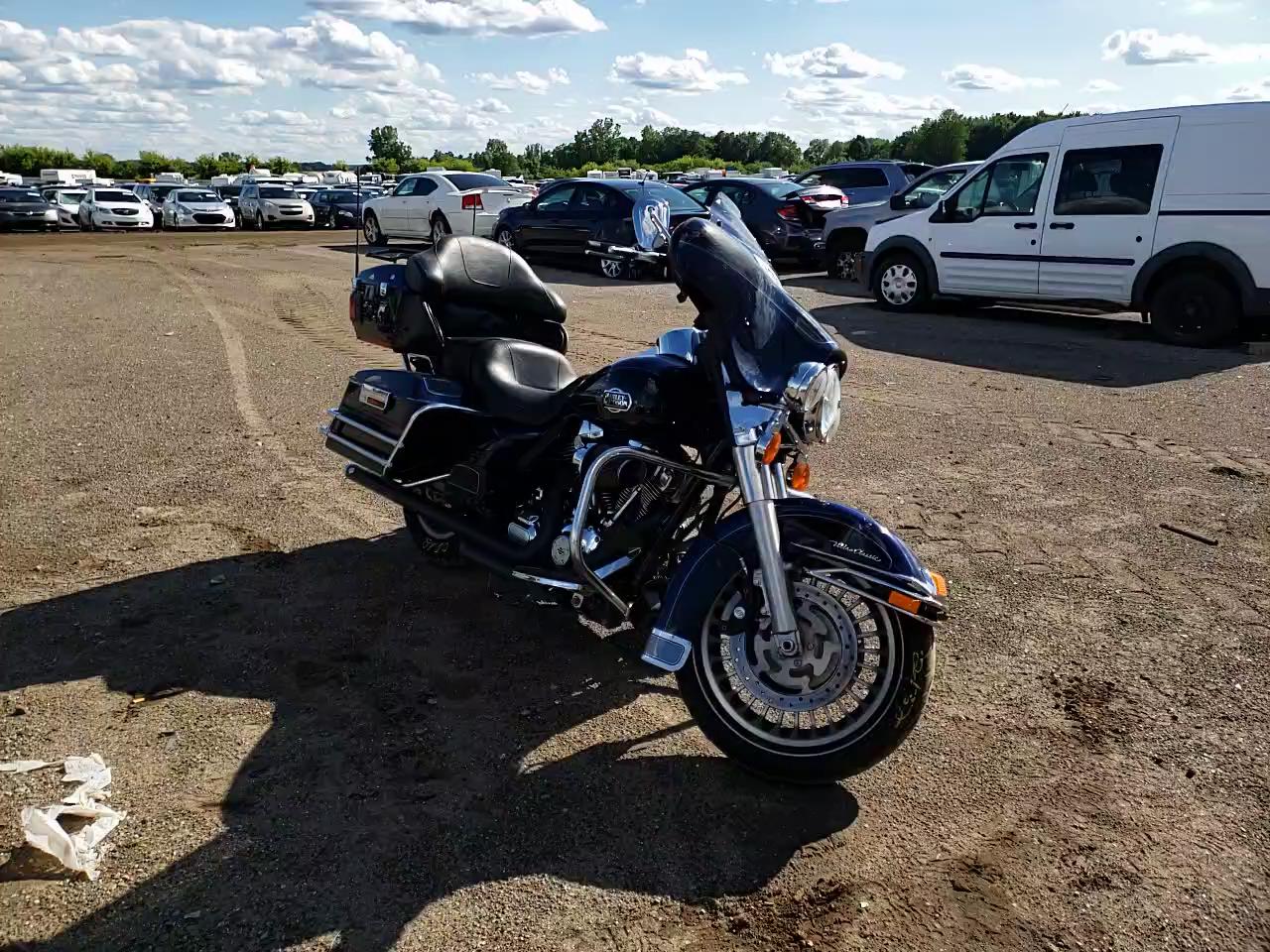 2013 HARLEY-DAVIDSON FLHTCU ULT 1HD1FCM12DB658242